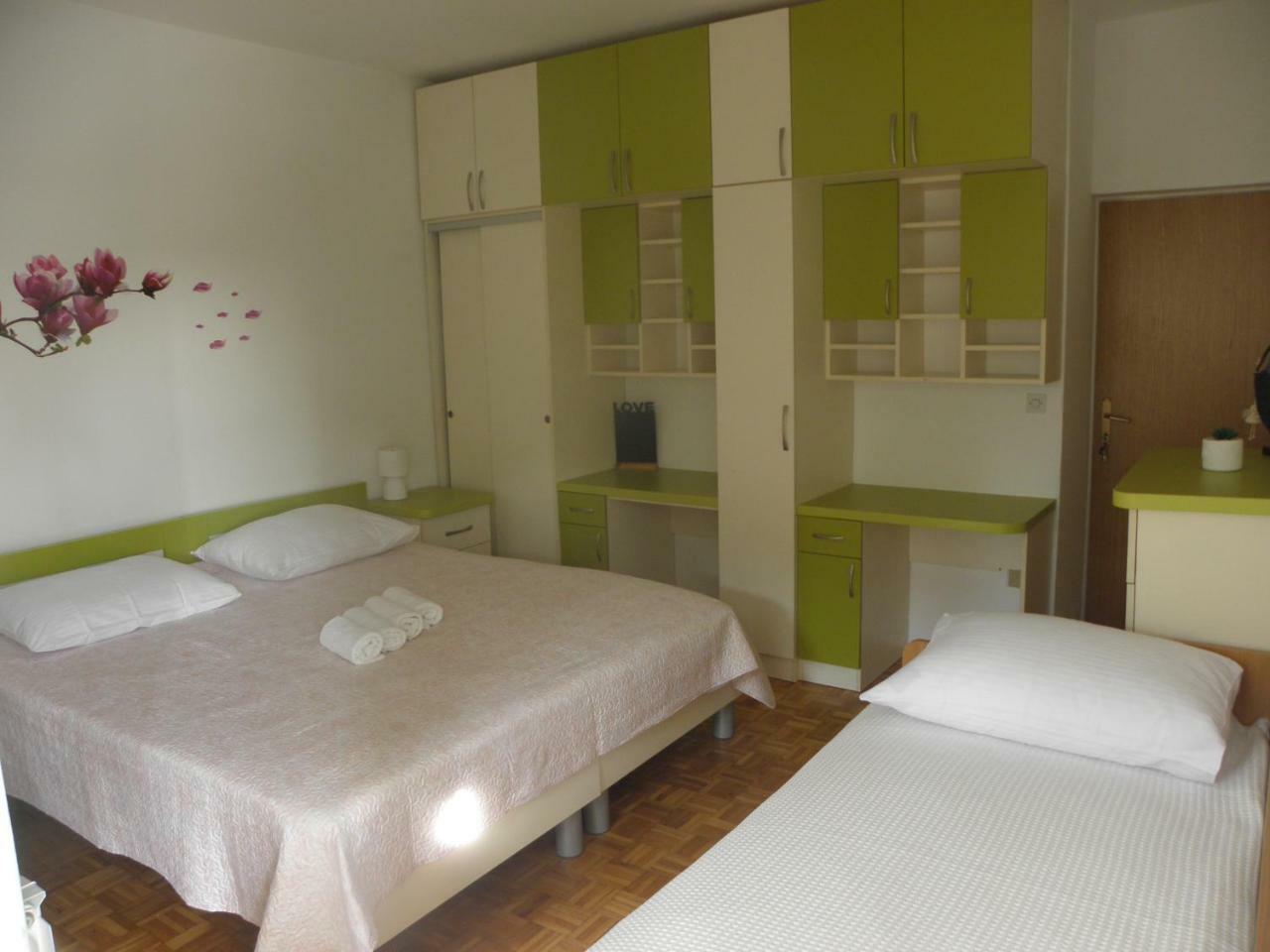 Apartman Ive Starigrad Paklenica Dış mekan fotoğraf